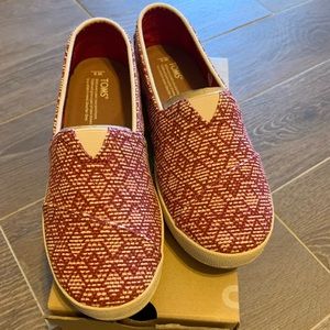 Tom’s. Brand new, never worn. Size 9 women’s Toms.
